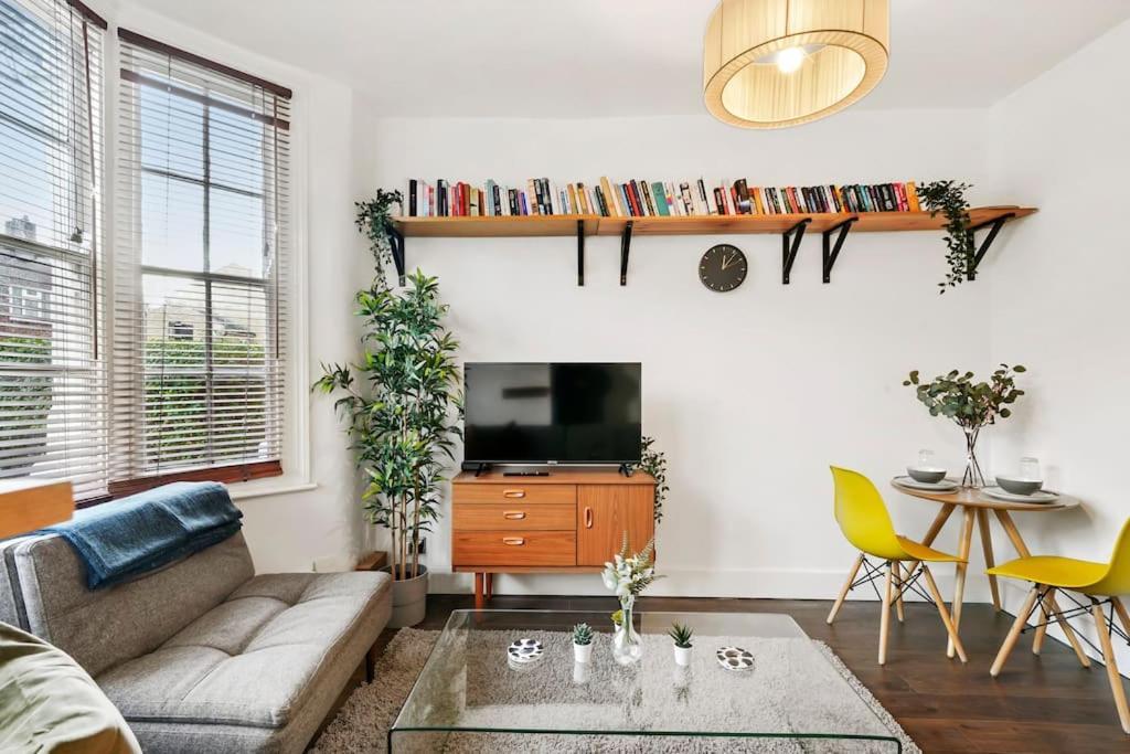 2 Bed Garden Flat Leyton Village 런던 외부 사진