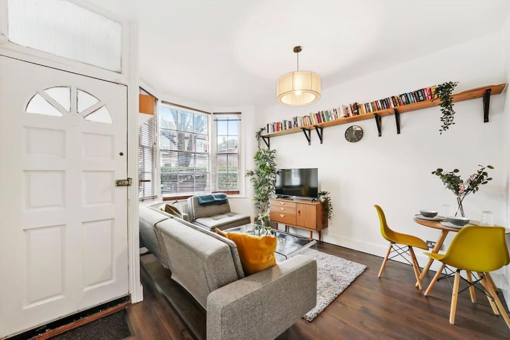 2 Bed Garden Flat Leyton Village 런던 외부 사진