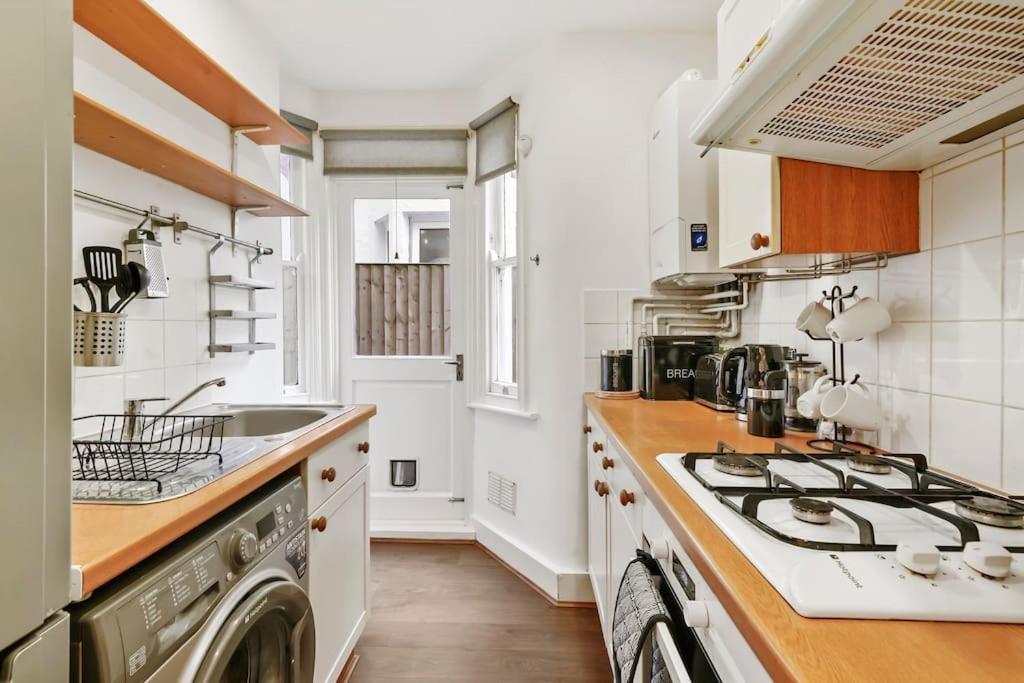 2 Bed Garden Flat Leyton Village 런던 외부 사진